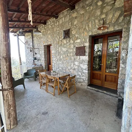 La Petra Nyaraló Vico Equense